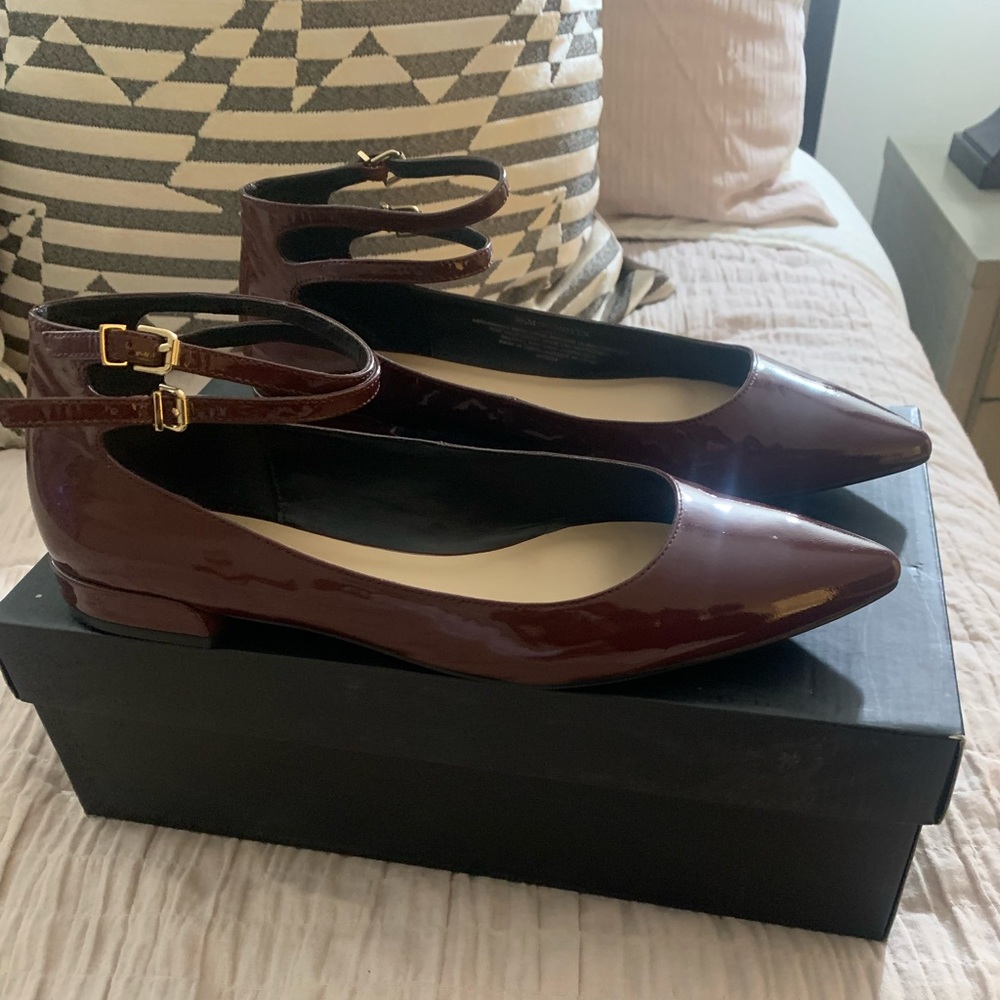 Isaac Mizrahi Patent Leather Flats Size 9.5